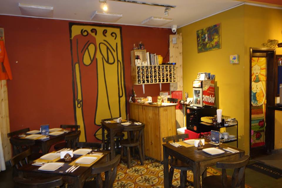 Dentro del Manya Bistro Peruano - Foto