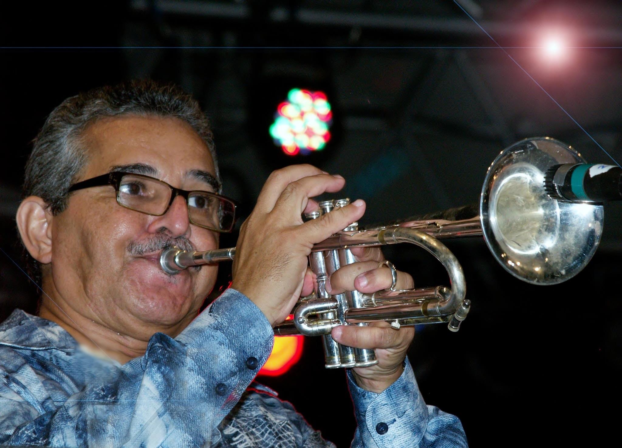 Luis "Perico" Ortiz Considerado uno de los más importantes exponentes de la Música Tropical a nivel mundial