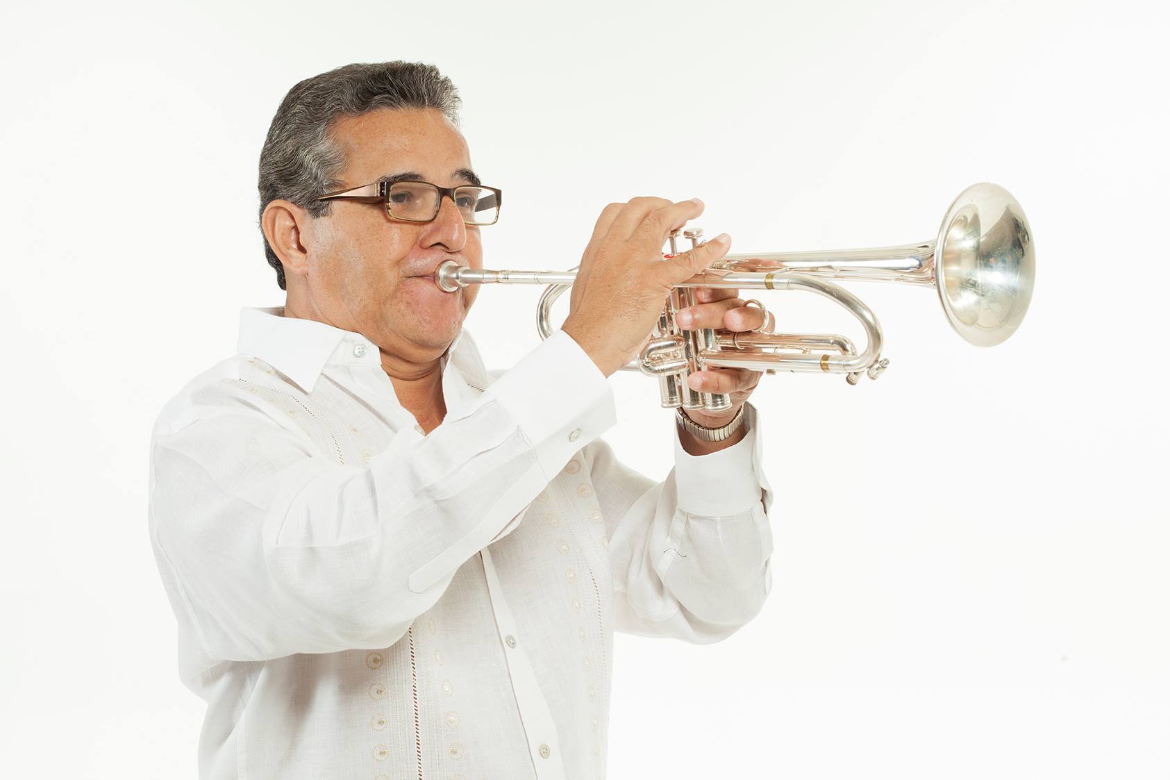 Perico Ortiz fue un auténtico niño prodigio, cuya vocación por la música se despertó a la temprana edad de cinco años. Se formó en la Escuela Libre de Música y posteriormente en el Conservatorio de San Juan, para más tarde pasar a formar parte de la Orquesta Sinfónica de Puerto Rico bajo la dirección de Pau Casals antes de cumplir los 20 años.