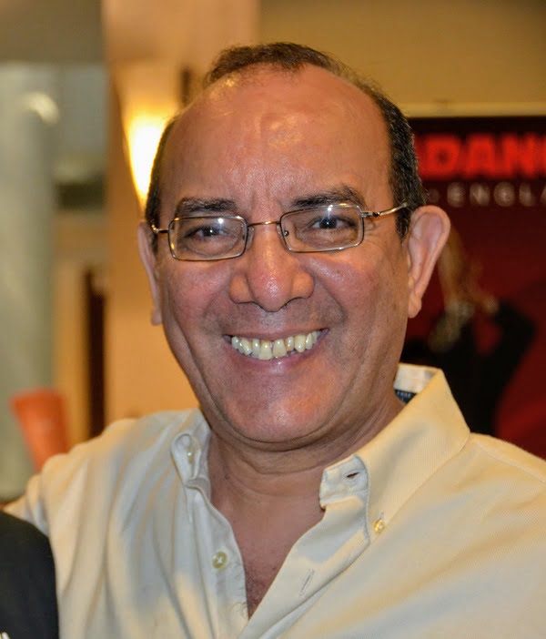 Carlos Navarro, el lider del grupo Versatil