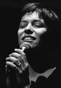 Lina Nyberg (1996) en Blanco y negro