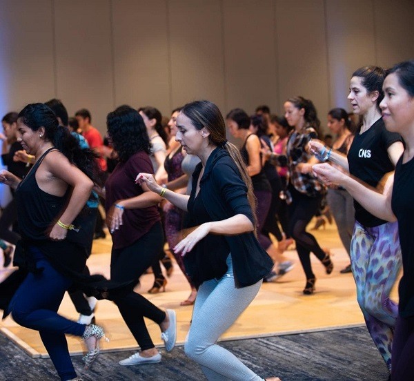 Algunas mujeres bailando en el San Francisco SBK Congress