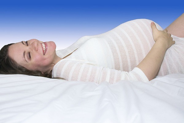 Si una canción hace feliz a una mujer embarazada, su bebé también lo estará