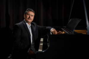 pianista Carlos Ordiano