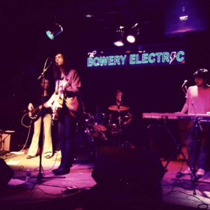 Alejandro en The Bowery Electric
