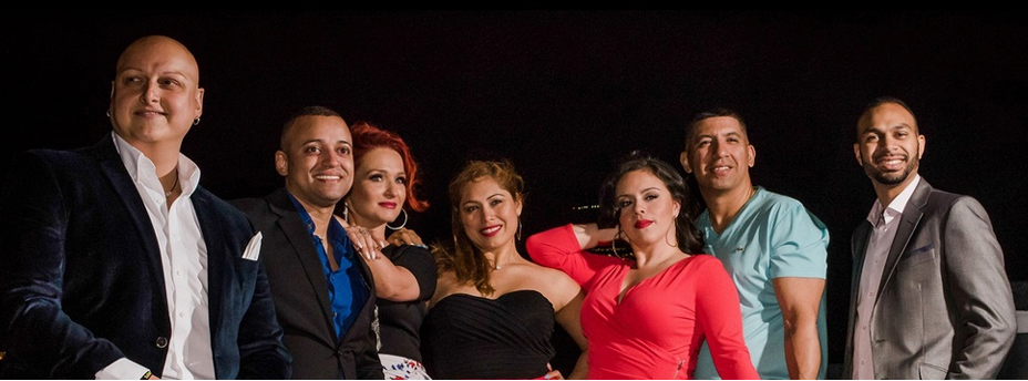 Foto 1: Integrantes de la Academia de baile Salsa Fever On2