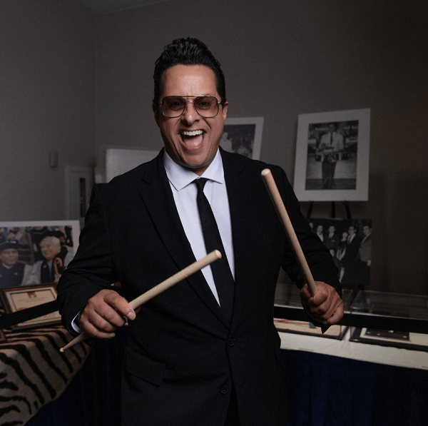 Tito Puente Jr. sonriendo