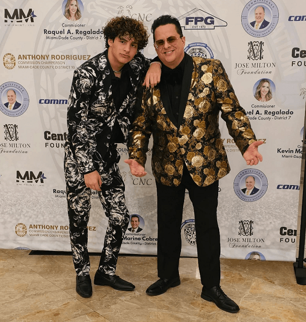 Tito Puente Jr. y su hijo