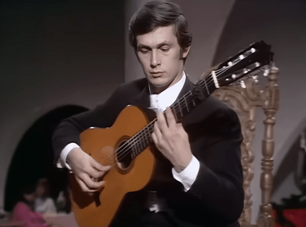 Paco de Lucía tocando