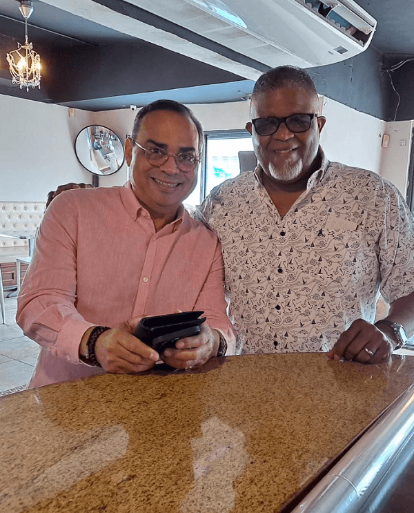 Gilberto Y Don Perignon