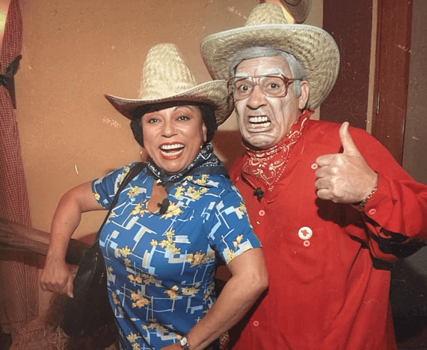 Carmen Nydia y Víctor