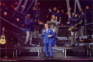 “El Caballero de la Salsa” comienza Íntimo en Puerto Rico