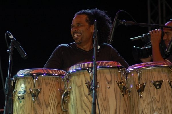 Paoli Mejias De acompañante de leyendas a líder de una vanguardia musical sin fronteras