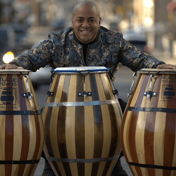 Sebastián posando para la cámara