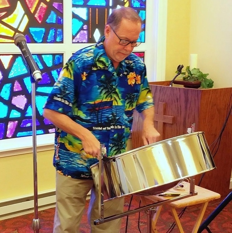 Brad en una iglesia
