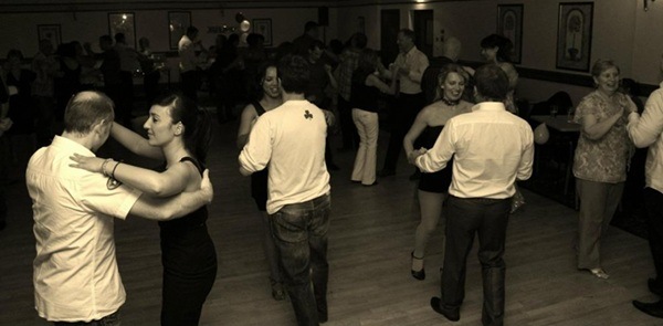 Suzanne Coates & Davis Hynes - Lecciones de baile