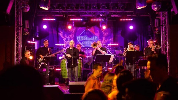 Projecto 7 tocando en el Cubby Bear