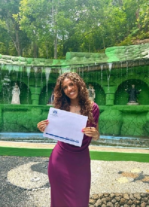 Victoria Rivas Licenciada en Artes, mención Diseño Gráfico