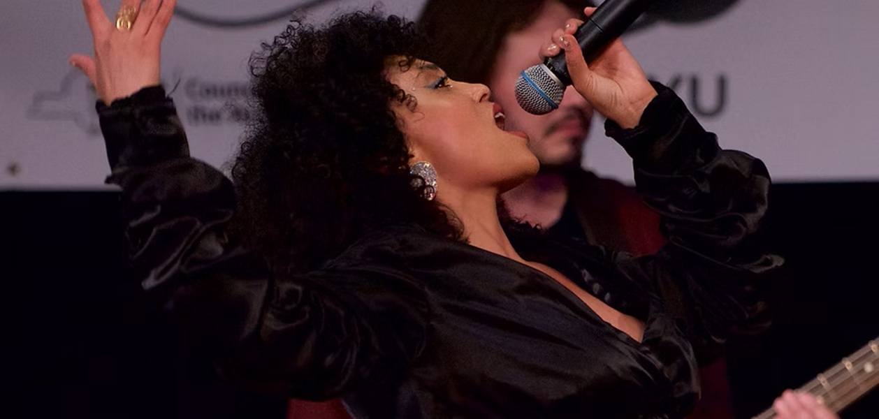 Alea cantando
