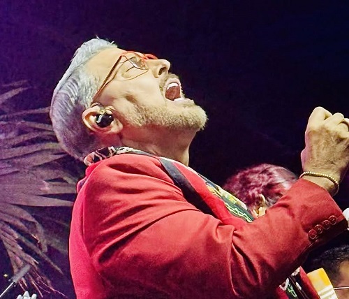 Domingo Quiñones El más que Canta, Sonero, Poeta y Guerrero de la Salsa