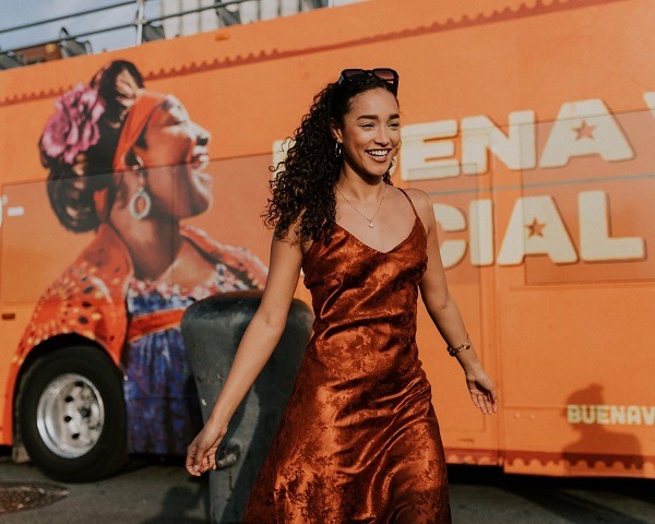 Ashley De La Rosa como Omara Portuondo 