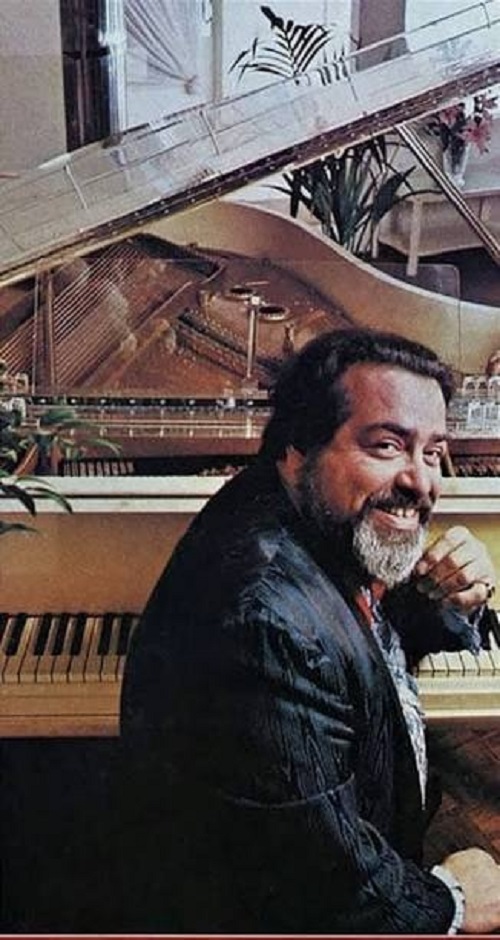 Virtuoso pianista, arreglista, compositor, productor y director musical, Palmieri